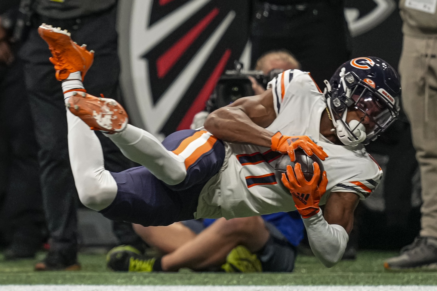 Darnell Mooney Signs With Atlanta